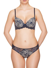 Load image into Gallery viewer, Underwired push-up bra